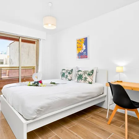 Boyer - Somptueux 3 Pièces Carré D'or Parking Privé * Menton